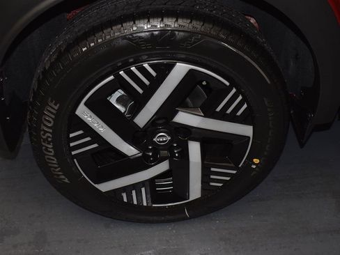 Used 2025 Nissan Kicks SV w/ Interior Electronics Package image 5