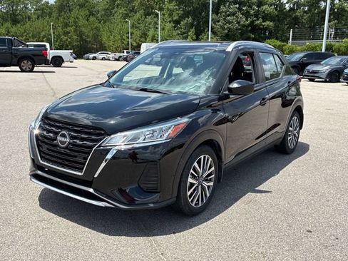 Used 2024 Nissan Kicks SV FWD image 7