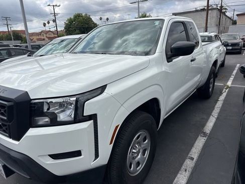 Used 2024 Nissan Frontier S RWD image 2