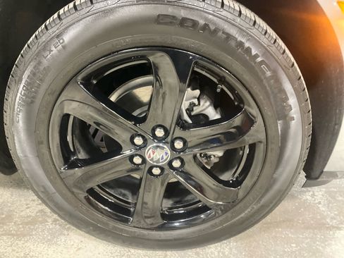 Used 2024 Buick Enclave Essence w/ Experience Buick Package image 9