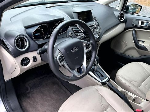 Used 2014 Ford Fiesta Titanium FWD image 18