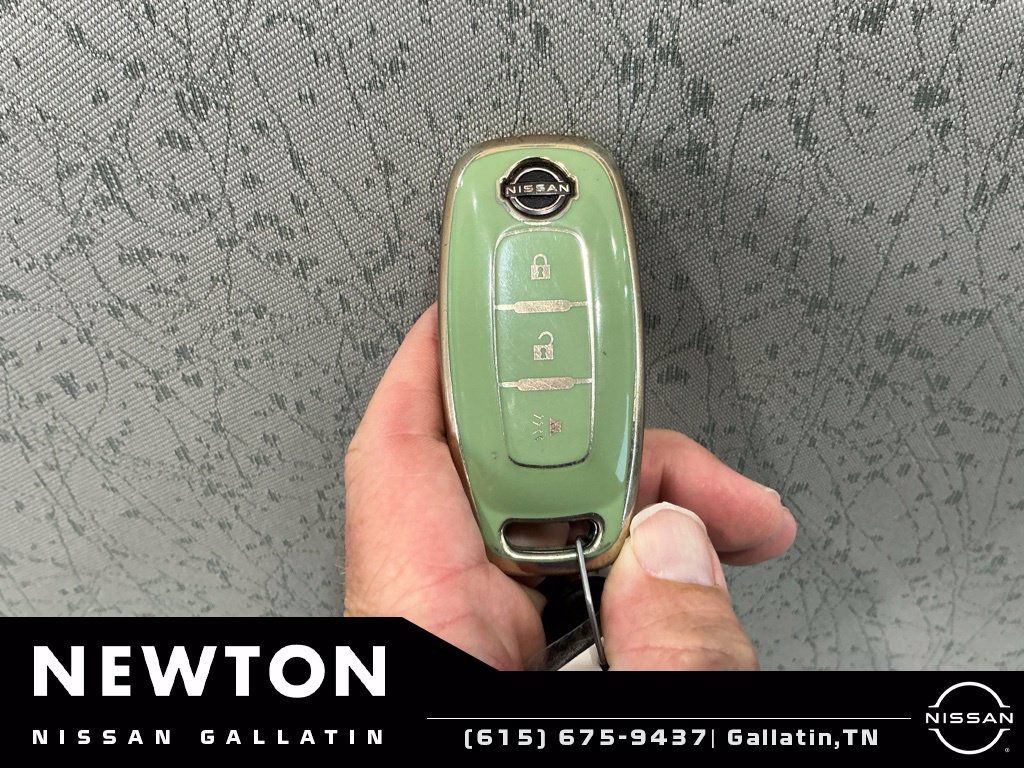 Used 2023 Nissan Rogue S FWD image 34