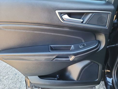 Used 2024 Ford Edge Titanium image 35