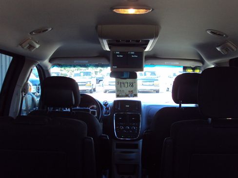 Used 2017 Dodge Grand Caravan SE w/ Power Window Group image 9