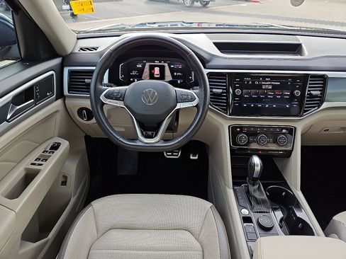 Certified 2023 Volkswagen Atlas SEL Premium image 8