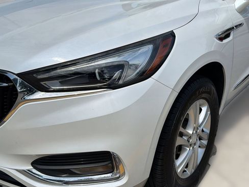 Certified 2018 Buick Enclave Essence FWD image 11