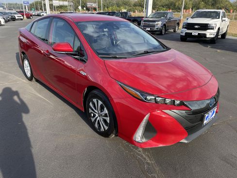 Used 2020 Toyota Prius Prime LE image 9