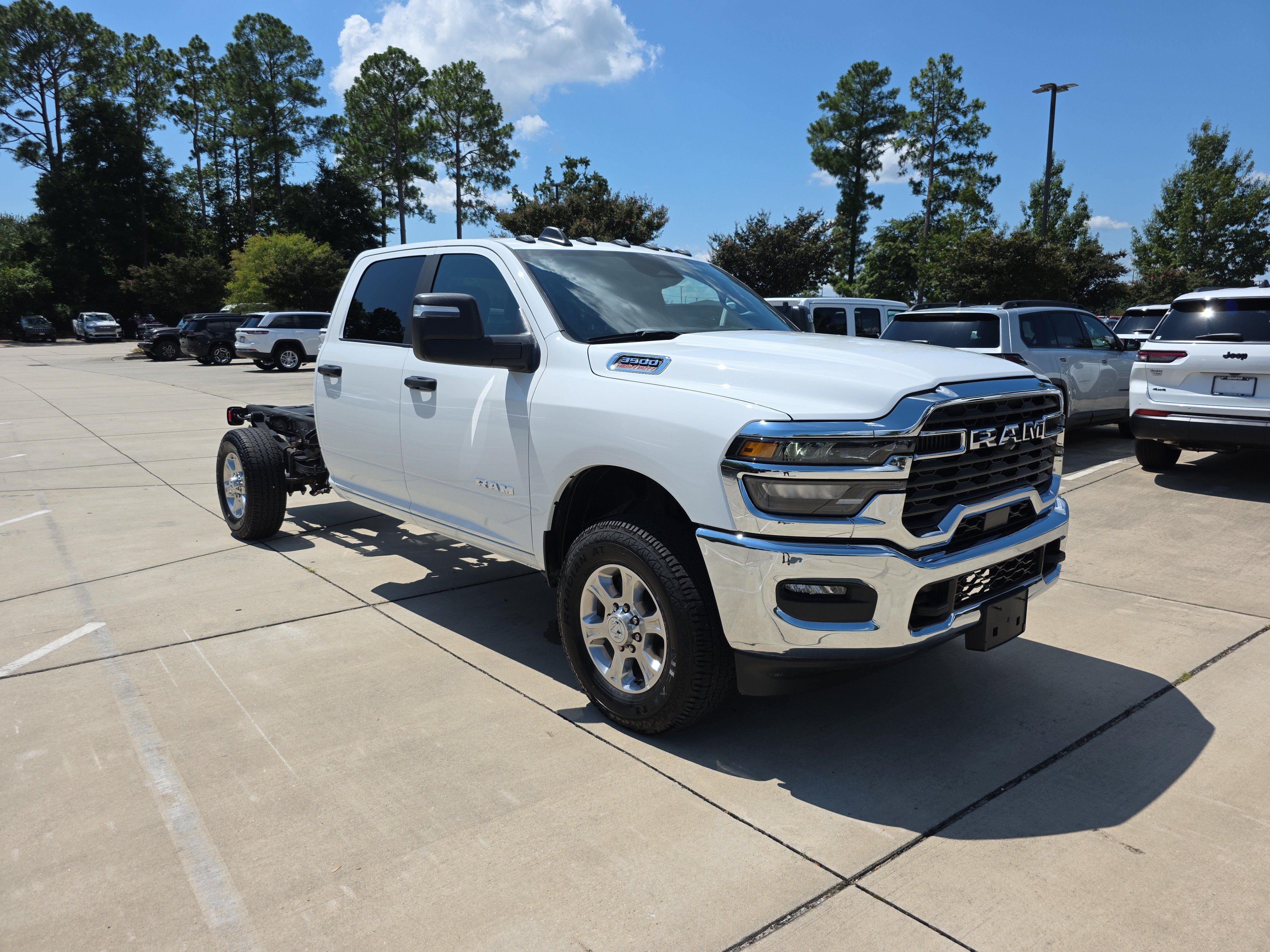 Used 2025 RAM 3500 Big Horn AWD/4WD image 2