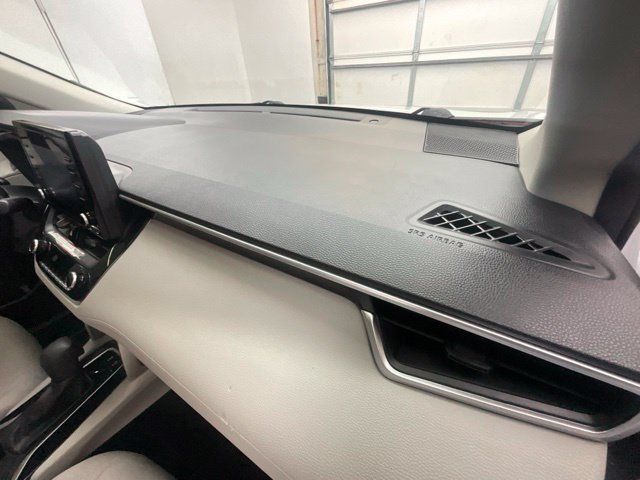 Used 2022 Toyota Corolla Cross L FWD image 11