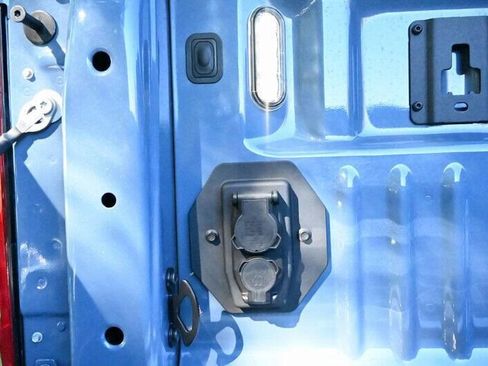 Used 2023 Ford F350 Platinum image 18