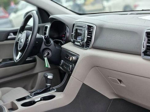 Used 2018 Kia Sportage LX image 13