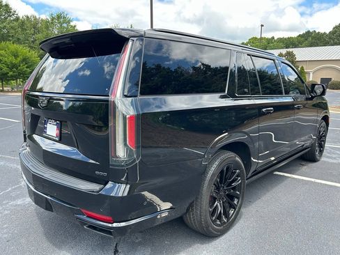 Used 2022 Cadillac Escalade ESV Premium Luxury w/ Performance Package AWD/4WD image 25