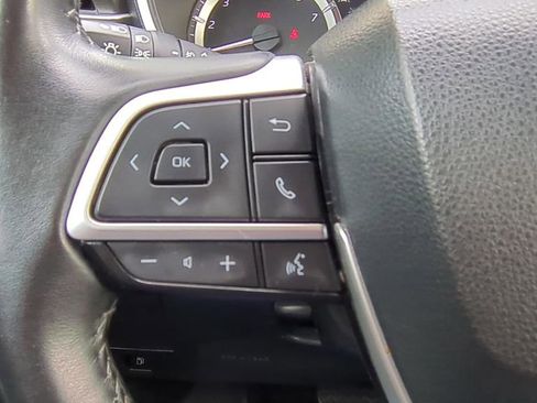 Certified 2024 Toyota Highlander XLE AWD/4WD image 21