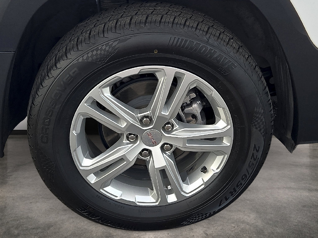 Used 2024 GMC Terrain SLE AWD/4WD image 7