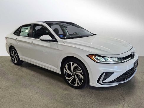 New 2025 Volkswagen Jetta SEL image 3