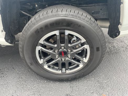 Used 2025 Toyota Tacoma TRD Sport image 63