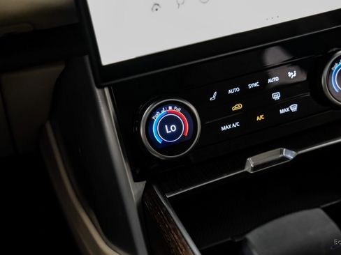 Used 2023 Land Rover Range Rover SE image 62