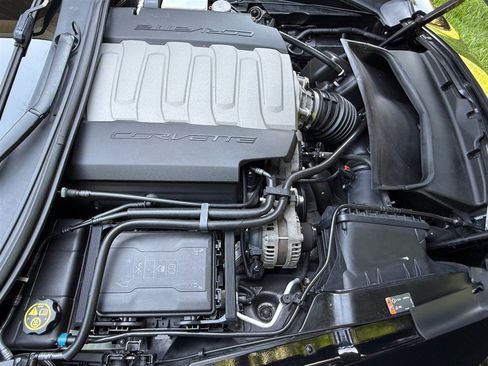 Used 2016 Chevrolet Corvette Stingray Coupe w/ Carbon Flash Badge Package RWD image 65