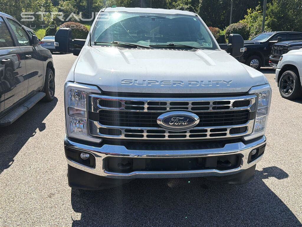Used 2024 Ford F250 XLT AWD/4WD image 2