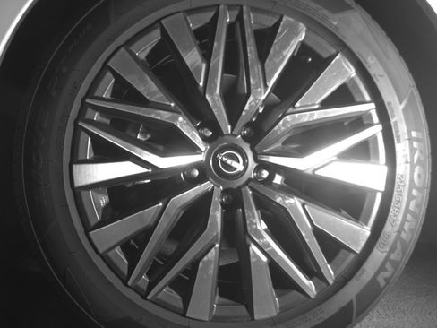Used 2025 Nissan Altima 2.5 SV FWD image 12
