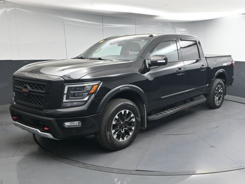 Used 2021 Nissan Titan PRO-4X w/ Pro-4x Convenience Package image 4