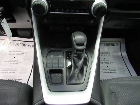 Used 2023 Toyota RAV4 LE AWD/4WD image 40