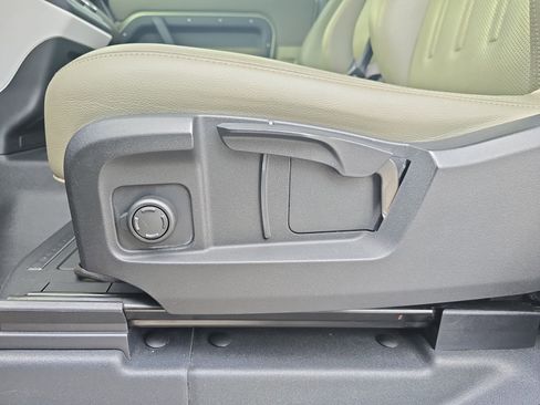 Used 2021 Land Rover Defender 90 S image 26