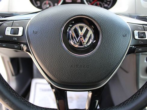 Used 2016 Volkswagen Golf SE FWD image 28