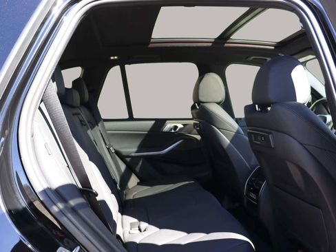 Used 2021 BMW X5 xDrive40i w/ Convenience Package image 35