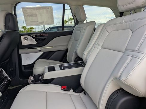 New 2026 Lincoln Aviator Reserve AWD/4WD image 17