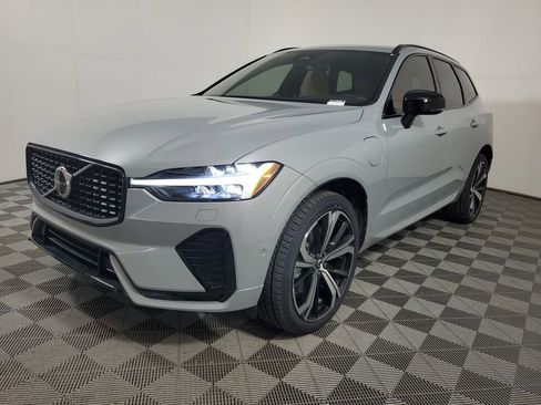 Used 2024 Volvo XC60 T8 Ultimate w/ Climate Package AWD/4WD image 4