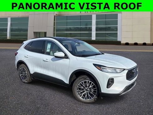 New 2026 Ford Escape SE FWD image 1