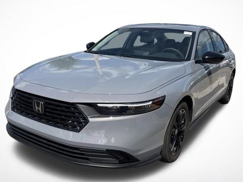 Used 2025 Honda Accord SE image 2