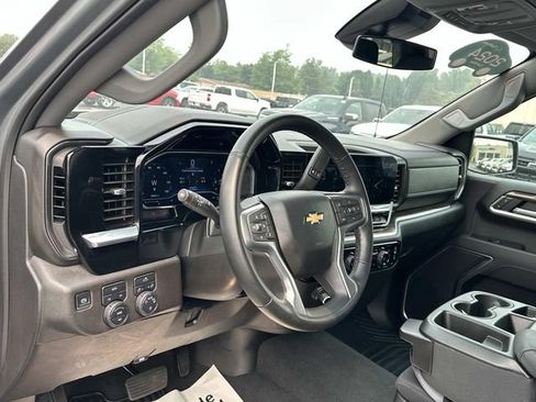 Certified 2024 Chevrolet Silverado 1500 LT AWD/4WD image 9