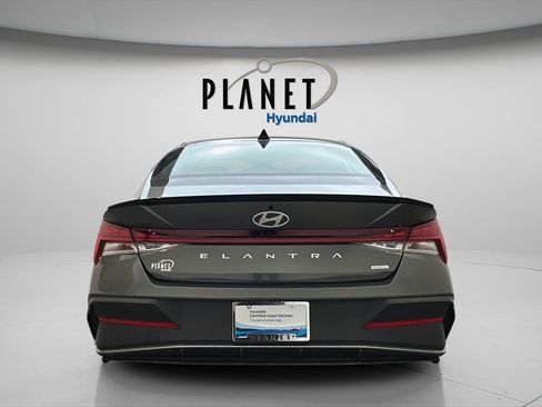 Used 2025 Hyundai Elantra SEL FWD image 5