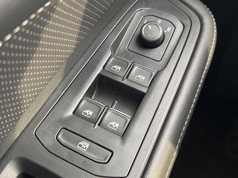 Certified 2025 Volkswagen Atlas SE w/ Panoramic Sunroof Package image 18