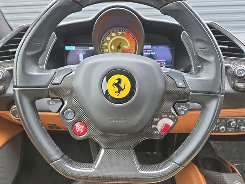 Used 2018 Ferrari 488 GTB image 12