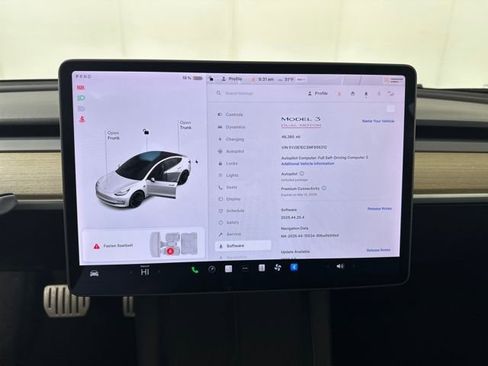 Used 2021 Tesla Model 3 Performance image 22