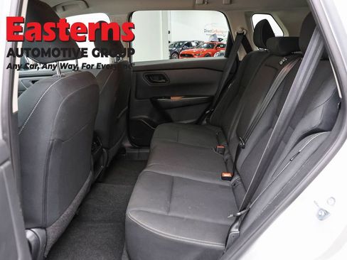 Used 2024 Nissan Rogue S AWD/4WD image 21