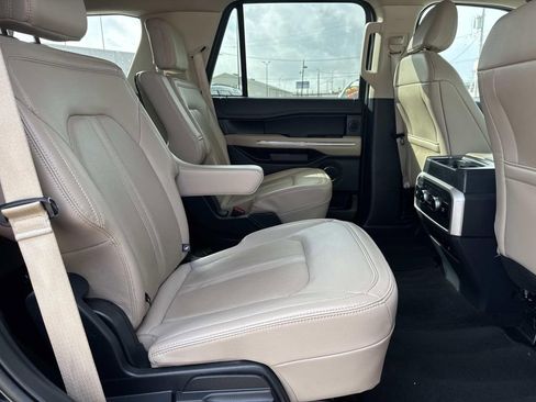 Used 2024 Ford Expedition Limited image 10