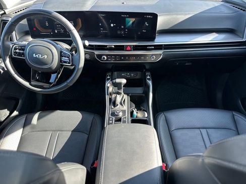 Used 2025 Kia Sorento S w/ Panoramic Sunroof Package image 3