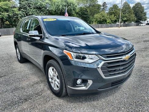 Certified 2019 Chevrolet Traverse LT FWD image 1