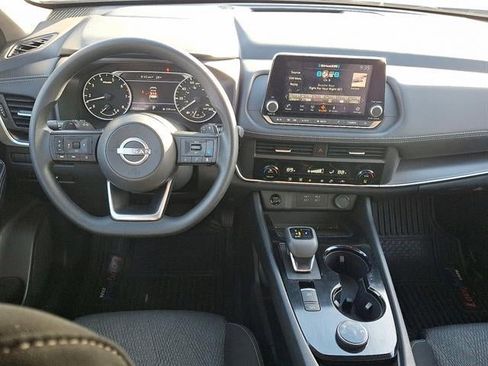 Used 2024 Nissan Rogue SV image 12