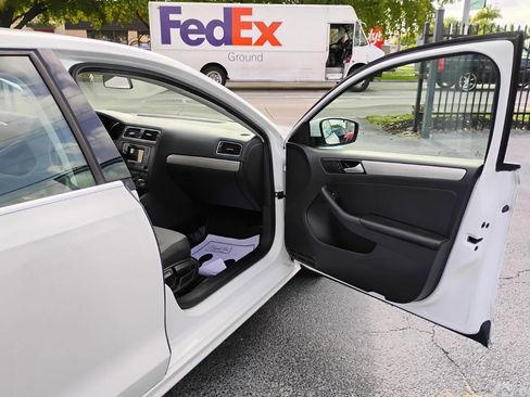 Used 2017 Volkswagen Jetta S FWD image 26