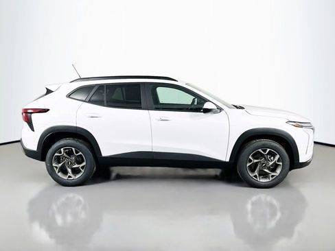 New 2026 Chevrolet Trax LT image 4
