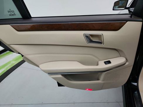 Used 2014 Mercedes-Benz E 350 Sedan image 27