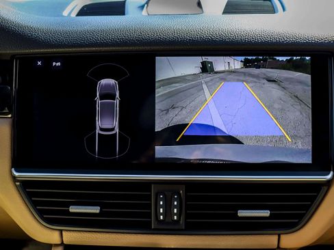 Used 2019 Porsche Cayenne image 41