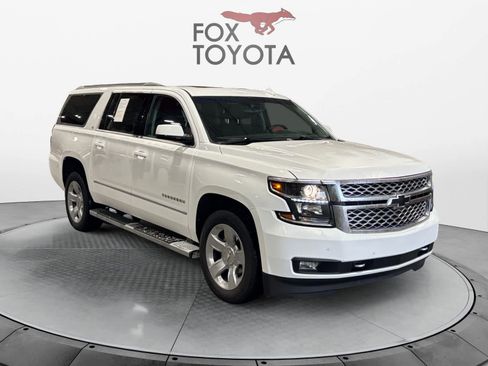 Used 2019 Chevrolet Suburban LT w/ LT Signature Package image 8
