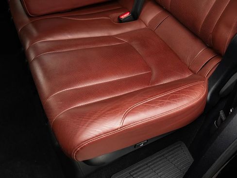 Used 2021 Lexus LX 570 4WD w/ Luxury Package image 43