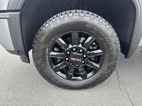 New 2026 GMC Sierra 2500 AT4 w/ AT4 Premium Plus Package AWD/4WD image 19
